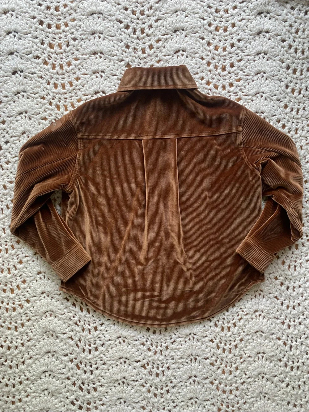 ALO Yoga Mountainside Velour Shacket in Cinnamon Brown - Picture 7 of 14